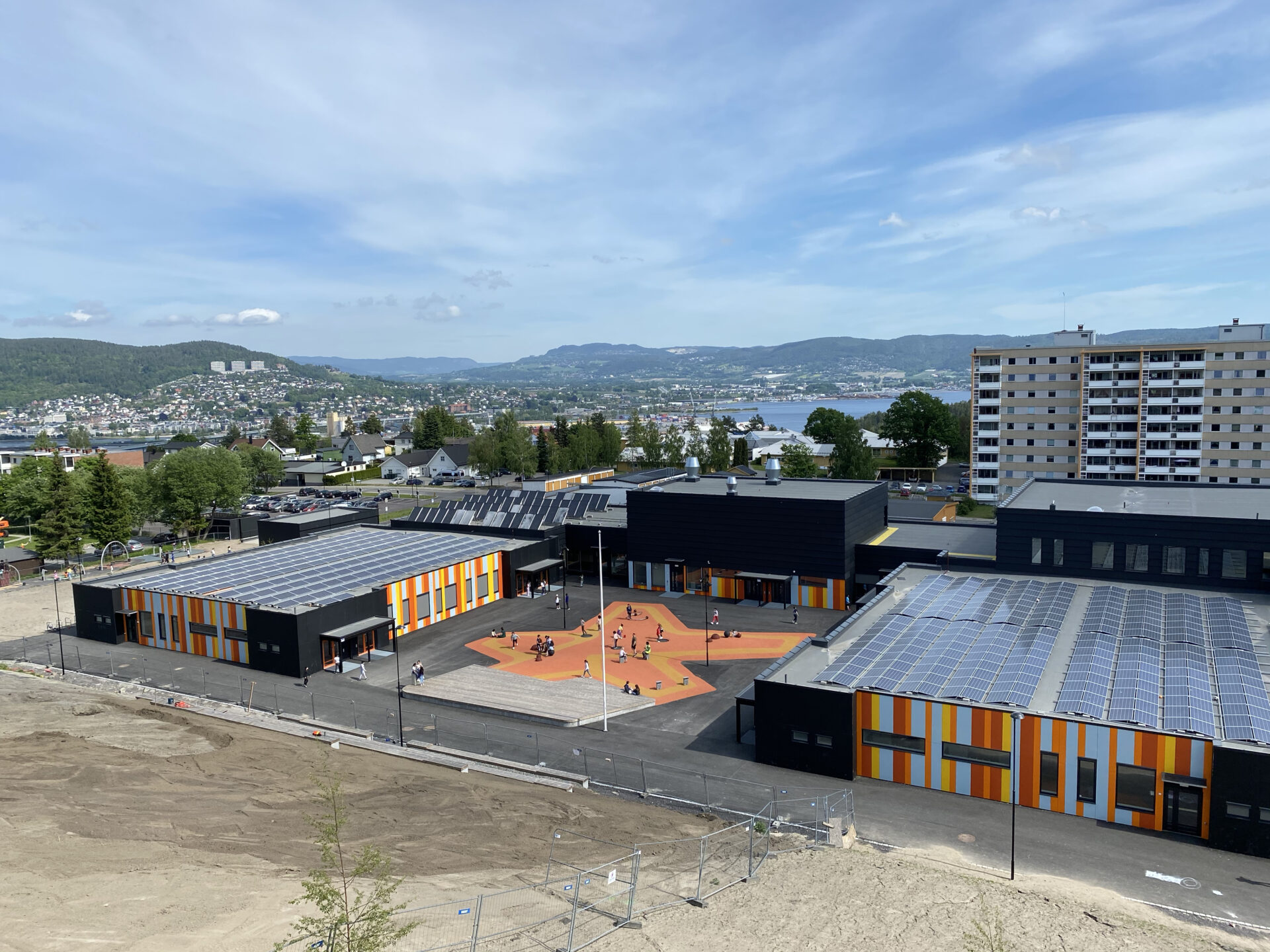 Foto: Drammen kommune) solcellepaneler